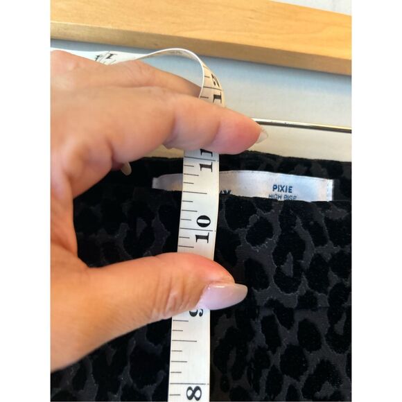 Old Navy Velvet Flocked LeopardPixy High-rise Pants sz 6 Preppy Career Holiday P - Picture 7 of 9